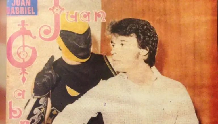 Juan Gabriel protagonizó fotonovelas al lado de Tinieblas