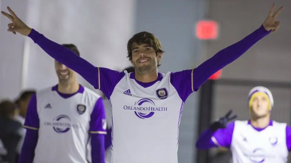 Kaká trollea a Casillas por no saber portugués