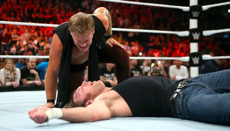 Jericho arruina sufrido triunfo de Ambrose en Londres