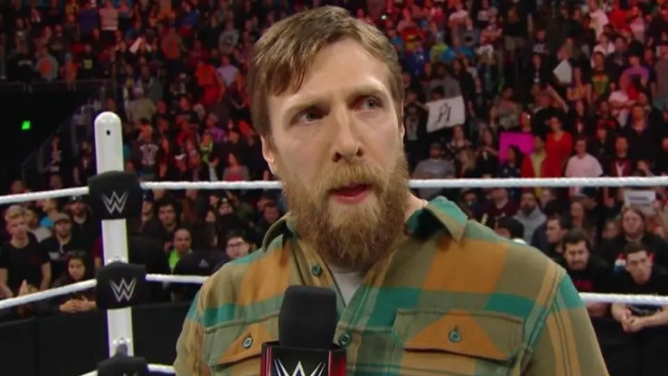 Daniel Bryan afirma que se retira por contusiones