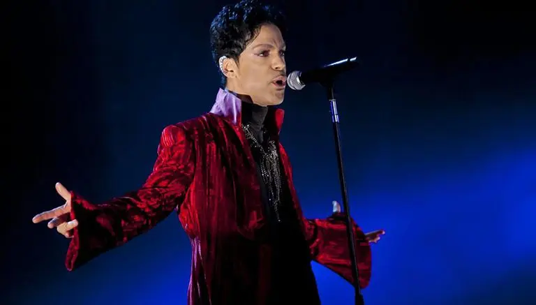 Prince, estrella del Pop, falleció a sus 57 años