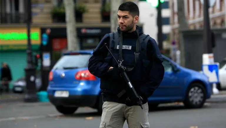 Reportan fuerte tiroteo en Saint-Denis