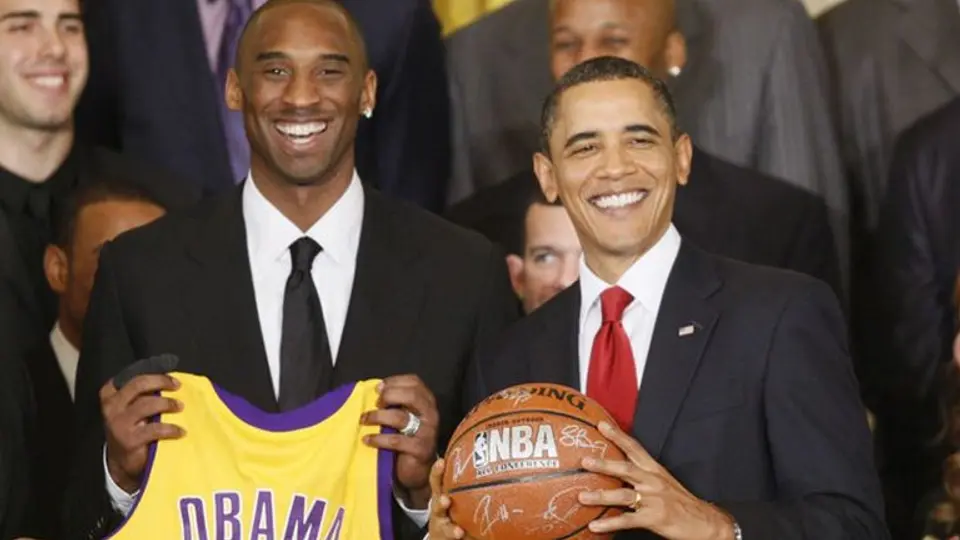 Obama se une a la emoción en la gran noche de NBA