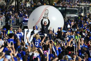 Reales paralizan Kansas City en desfile de campeón