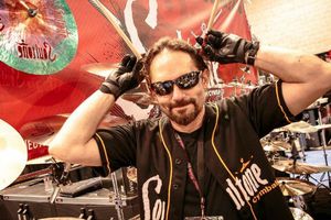 Exbaterista de Megadeth fallece en el escenario