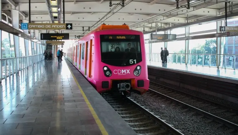 Linea 12 del metro reabre por completo tras 20 meses