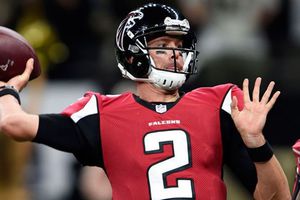 Matt Ryan le da el triunfo a Atlanta sobre Carolina