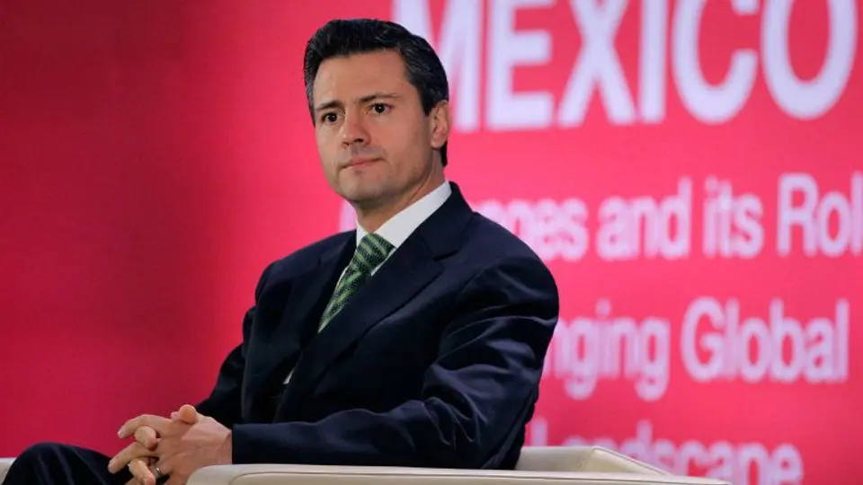 Aristegui señala plagio de EPN en tesis universitaria