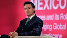 Aristegui señala plagio de EPN en tesis universitaria