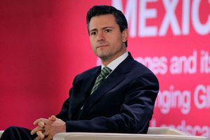 Aristegui señala plagio de EPN en tesis universitaria