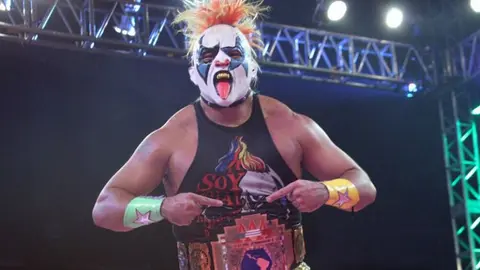 Psycho Clown: ¿Cambia a rudo ya con la WWE?