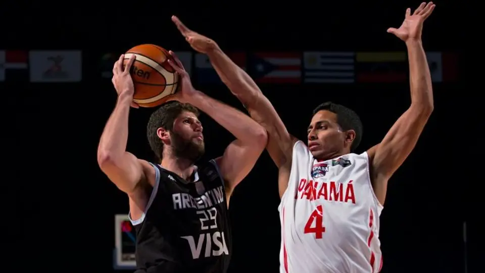 Argentina acaricia las 'Semis' del Preolímpico de basquetbol