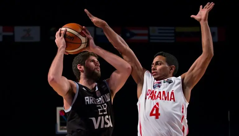 Argentina acaricia las 'Semis' del Preolímpico de basquetbol