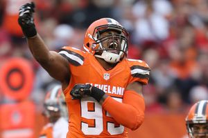 Dos jugadores de Browns, detenidos en Navidad