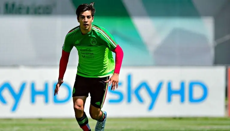 Rodolfo Pizarro reclama falta de apoyo de equipos y directivos