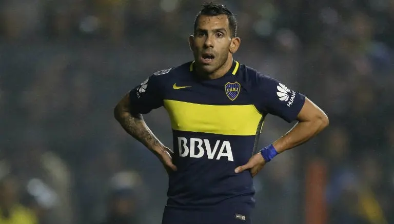Carlos Tévez juega colosal broma a prensa argentina