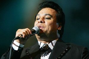 Juan Gabriel muere a los 66 años