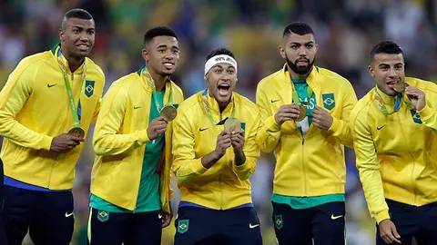 Neymar da medalla de oro a Brasil contra Alemania