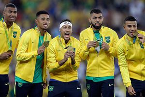Neymar da medalla de oro a Brasil contra Alemania