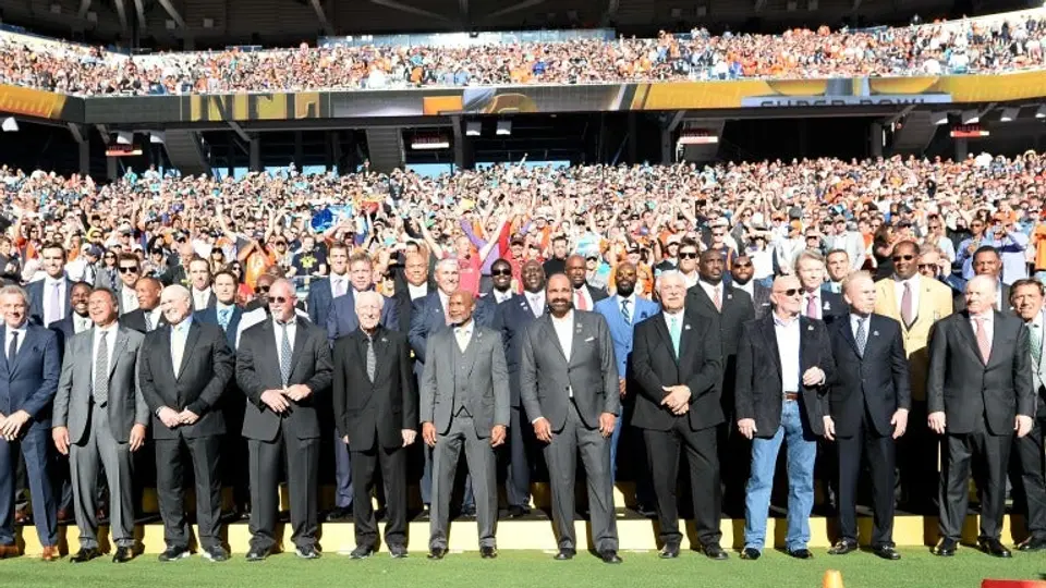 Tom Brady, abucheado en homenaje a MVP's