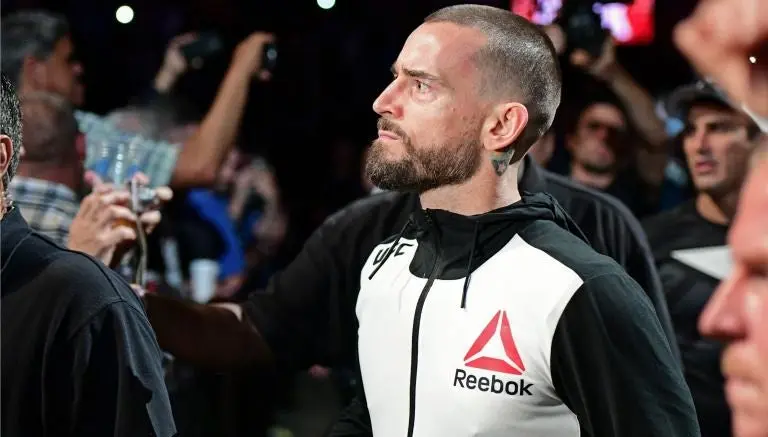 CM Punk recibe medio millón de dólares por UFC 203