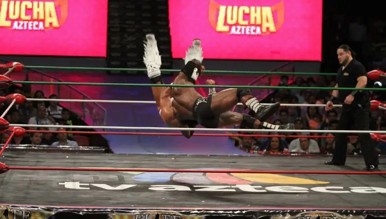 RÉCORD te lleva a la función de Lucha Azteca