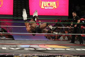 RÉCORD te lleva a la función de Lucha Azteca