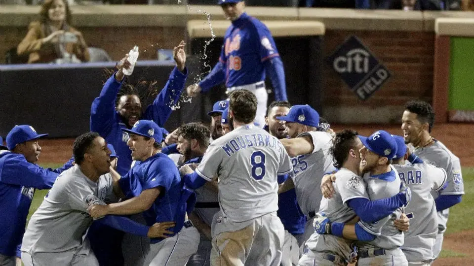 En dramático cierre, Reales conquista su segunda Serie Mundial