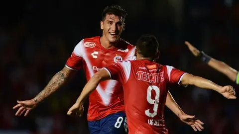 Veracruz consigue primera victoria en casa con doblete de Peñalba