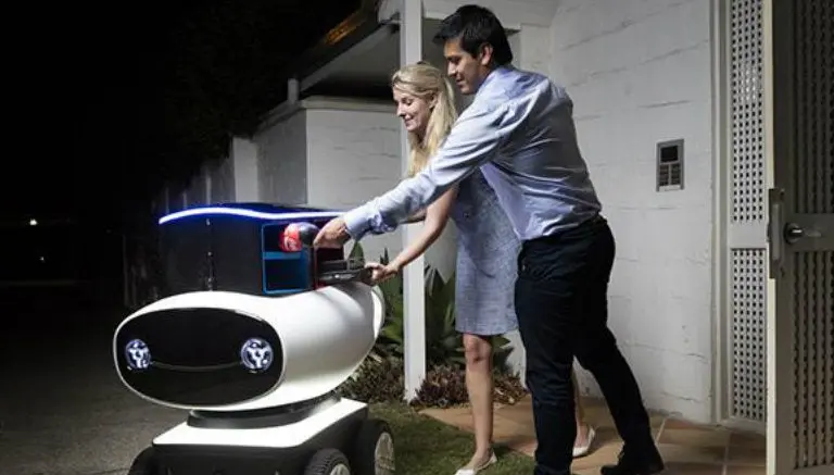 Crean al primer robot repartidor de pizzas
