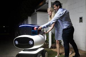 Crean al primer robot repartidor de pizzas