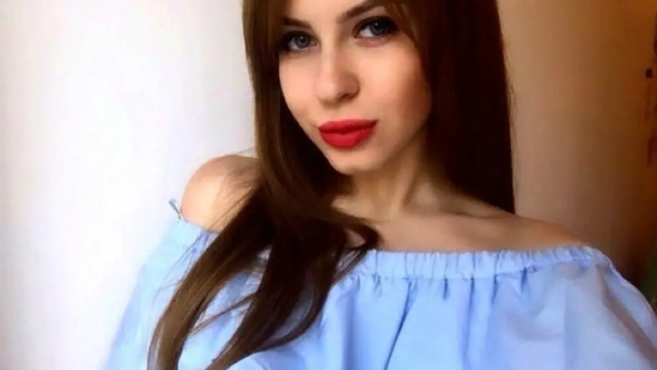 Estudiante rusa subasta su virginidad en internet