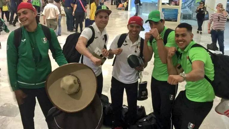 Primer pelotón de delegación mexicana parte a JO