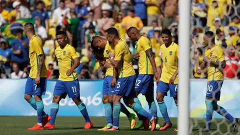 Brasil 'baila' a Honduras y se pone a un paso del oro
