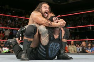Rusev le cuesta oportunidad por título a Roman Reigns