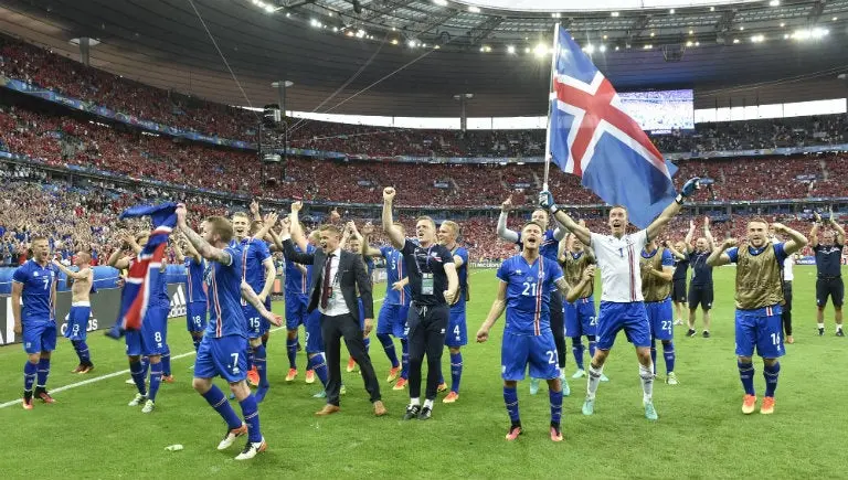 Cronista islandés 'enloquece' con agónico gol de su selección