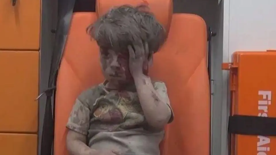 Conoce la historia de la imagen del niño sirio rescatado