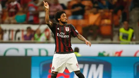 Milan lanza apuesta al Inter a favor de refugiados
