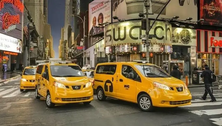 México fabrica nuevos taxis de Nueva York