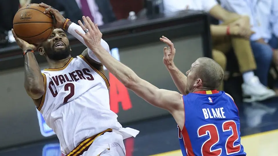 Irving da a Cavaliers la ventaja en Playoffs