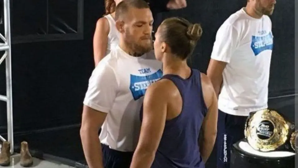 Filtran foto de careo entre McGregor y Ronda Rousey