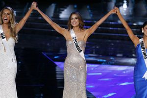 Presentador de Miss Universo se equivoca en coronación