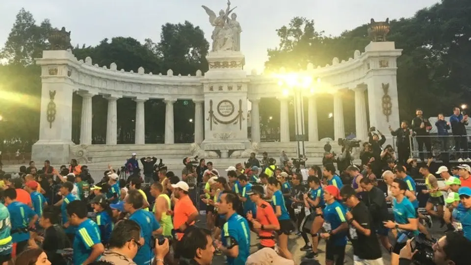 Maratón CDMX, inolvidable prueba para 35 mil corredores