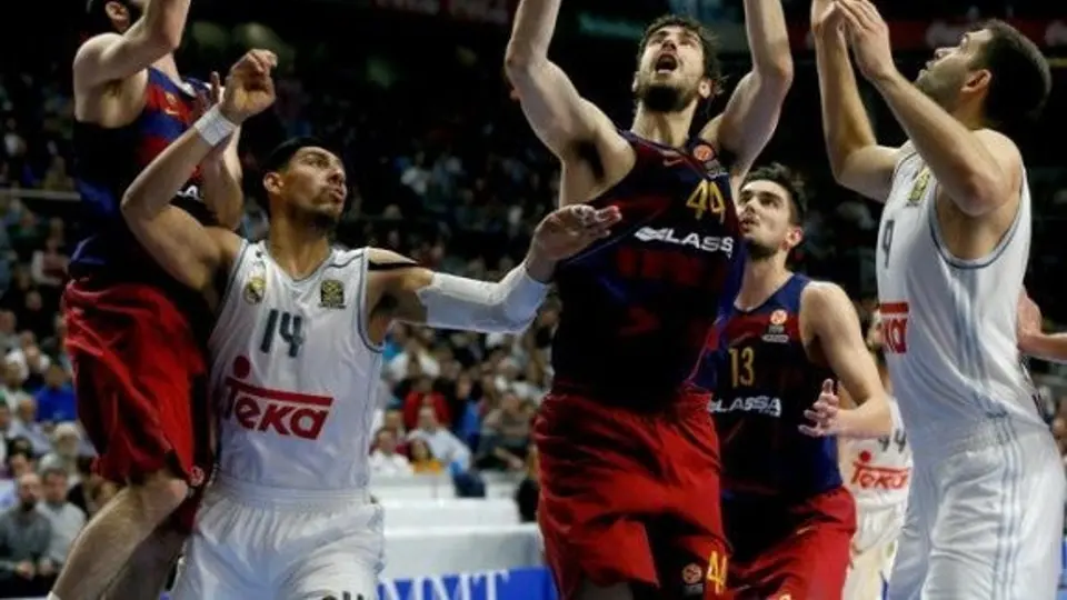 Ayón participa en triunfo del Real Madrid en Clásico