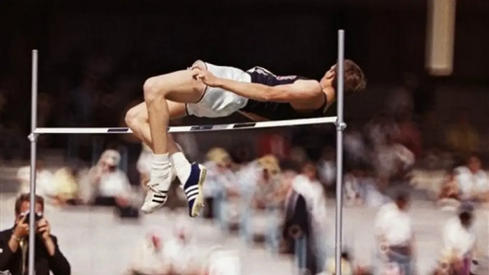 Dick Fosbury, un innovador en salto de altura