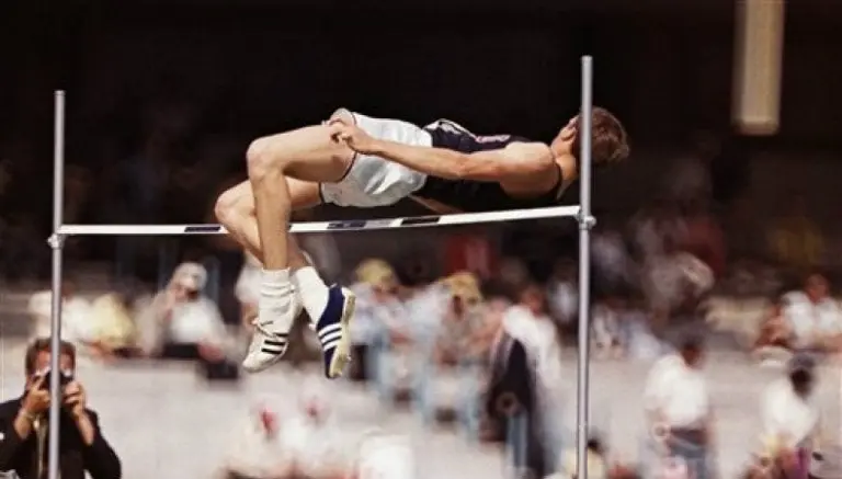 Dick Fosbury, un innovador en salto de altura
