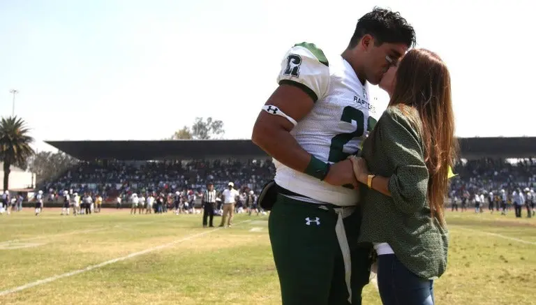 Jugador de Raptors pide matrimonio en partido