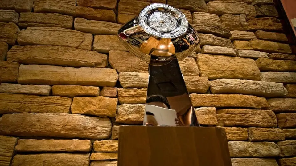 Presentan el trofeo del Tazón México
