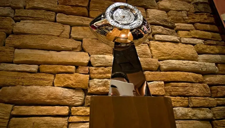 Presentan el trofeo del Tazón México