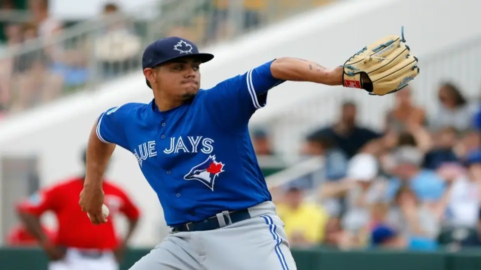 Osuna logra su primer salvamento de la temporada
